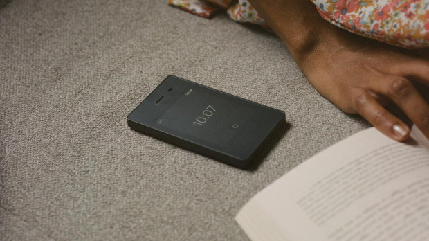 Light Phone es un móvil creado expresamente para utilizarse poco