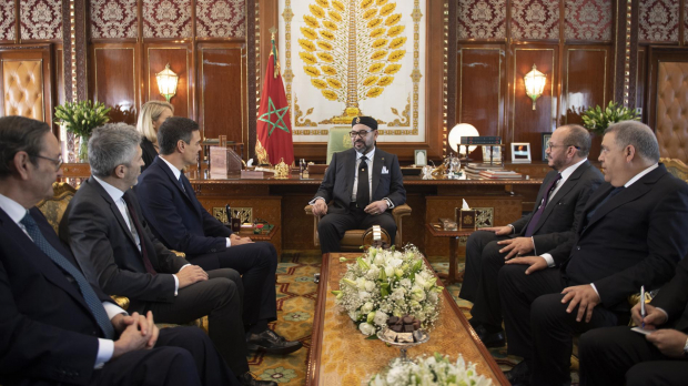 Pedro Sánchez, junto a Fernando Grande-Marlaska, durante el encuentro que mantuvieron con Mohamed VI en noviembre de 2018