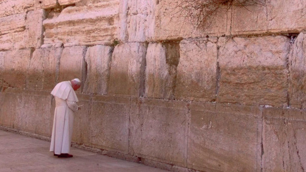 San Juan Pablo II frente al Muro de las Lamentaciones de Jerusalén