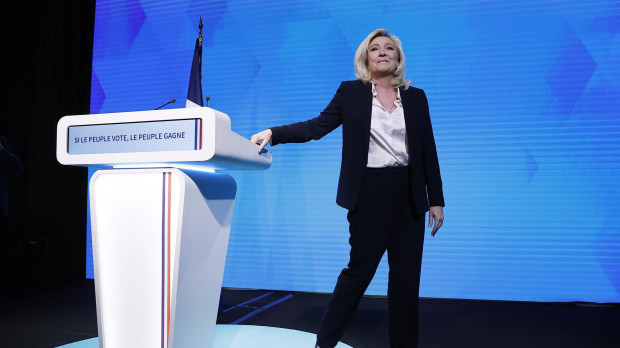 Le Pen, tras conocerse por los sondeos que seguramente estará en la segunda vuelta de las presidenciales