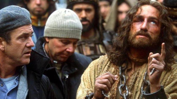 Mel Gibson junto a Jim Caviezel en el rodaje de La Pasión