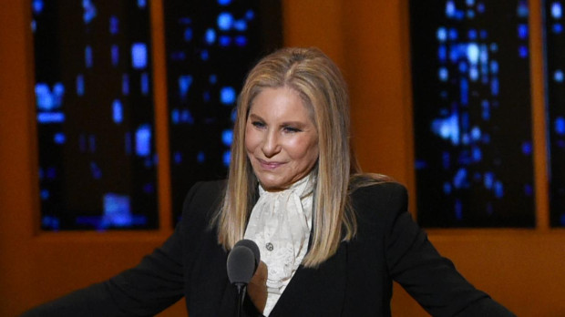 Barbra Streisand, en los Tony Awards, en Nueva York