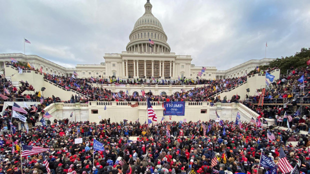 Miles de manifestantes toman el Capitolio de Estados Unidos