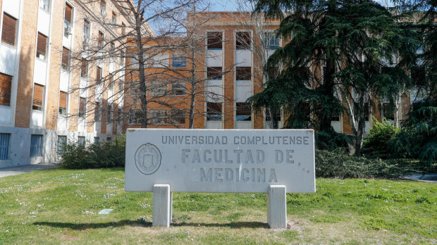 Fachada de la Facultad de Medicina de la Universidad Complutense de Madrid