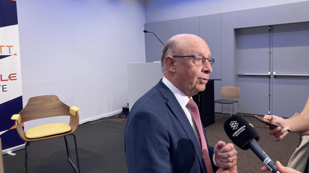 Montoro ha apuntado la necesidad de "ayudar fiscalmente" para mejorar la capacidad adquisitiva