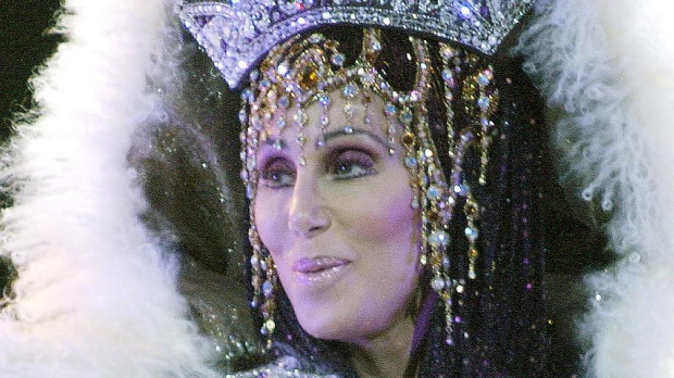 LA CANTANTE CHER DURANTE UN CONCIERTO EN SAN JOSE Tim Mosenfelder / ABACA / ©KORPA 21/01/2005 SAN JOSE *** Local Caption *** Cher performs part of her "Farewell, Never Can Say Goodbye Tour" at the H.P. Pavilion in San Jose CA on January 21, 2005. (Pictured: Cher) Photo by: Tim Mosenfelder/ABACA