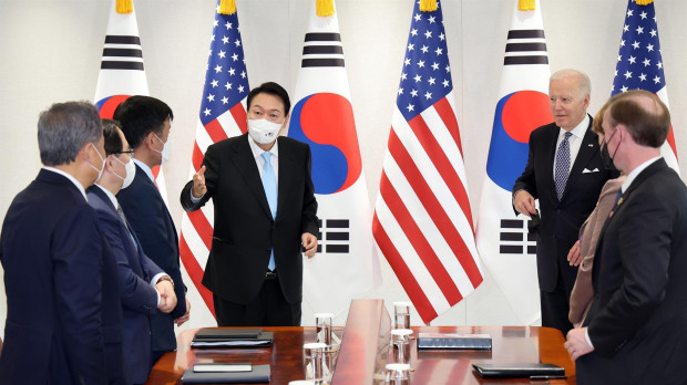 Reunión entre el presidente de Corea del Sur, Yoon Suk-yeol, y el de Estados Unidos, Joe Biden, en Seúl