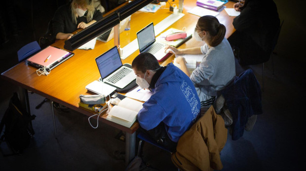 Estudiantes en la Facultad de Filología y Comunicación Universidad de Barcelona