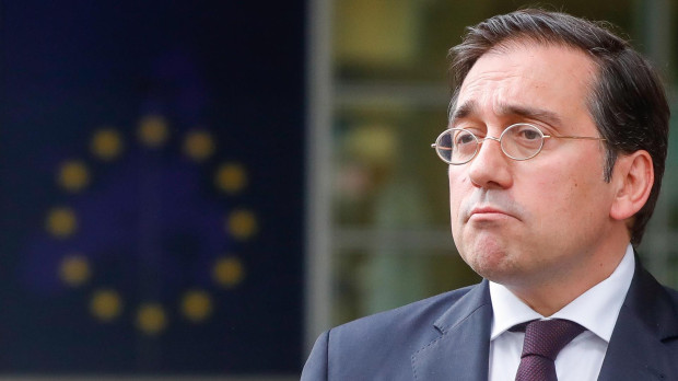 El Ministro de Asuntos Exteriores de España, José Manuel Albares, da una rueda de prensa al final de una reunión con el Comisario Europeo de Comercio