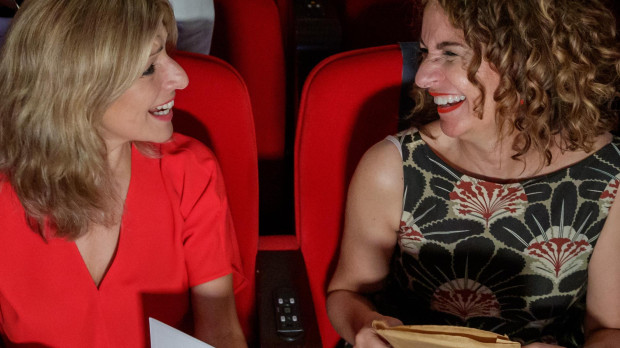 Yolanda Díaz (i), y María Jesús Montero (d) no se lo están poniendo fácil a los trabajadores autónomos