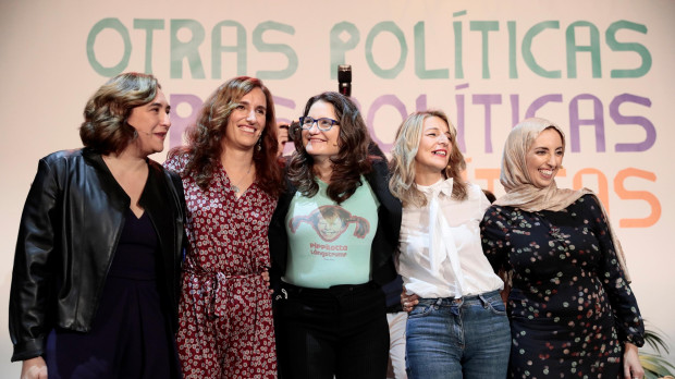 Ada Colau, Mónica García, Mónica Oltra, Yolanda Díaz y Fátima Hamed, en el evento que organizaron en Valencia