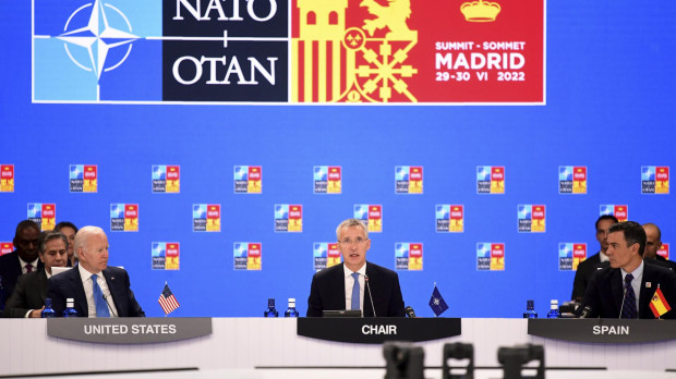 El presidente de Estados Unidos, Joan Biden; el secretario general de la OTAN, Jens Stoltenberg y el presidente del Gobierno de España, Pedro Sánchez, en la 32 edición de la OTAN celebrada en Madrid