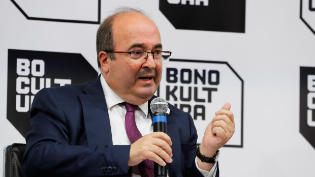 El ministro de Cultura y Deporte, Miquel Iceta, durante su comparecencia este jueves para anunciar la fecha del Bono Cultural
