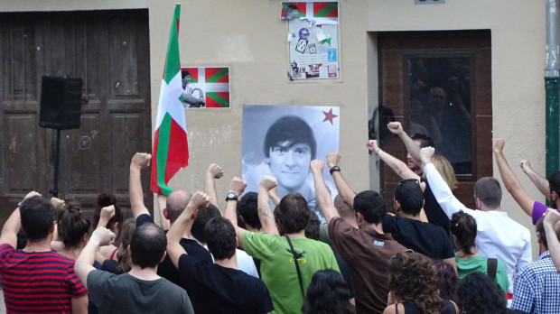 Cada año se celebra en Pamplona un acto en recuerdo del etarra muerto en un enfrentamiento con la Policía, Mikel Castillo