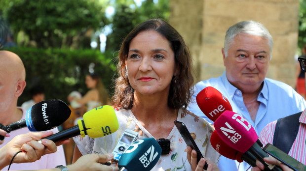 Los datos de momento no son buenos, a pesar de lo que digan los gobernantes. En la imagen, la ministra de Industria, Comercio y Turismo, Reyes Maroto.