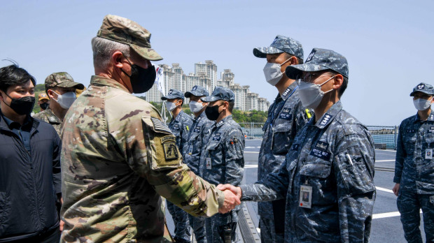 Militares estadounidenses y surcoreanos