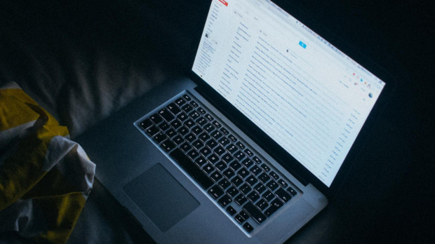 Un ordenador con Gmail abierto