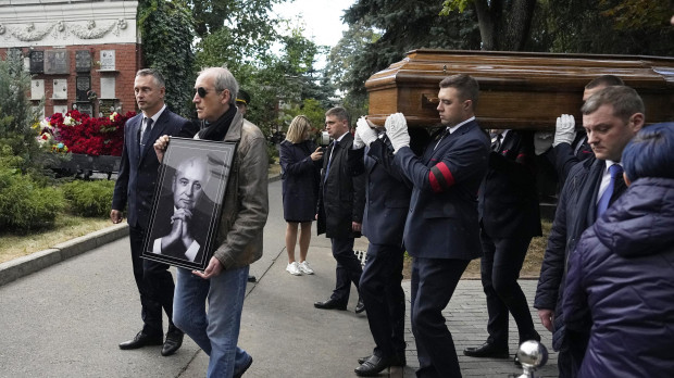 Los restos de Mikhail Gorbachov ya reposan en el cementerio Novodevichy en Moscú