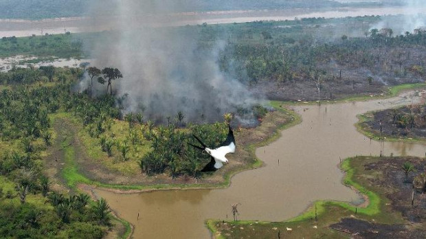 Vista aérea del incendio del Amazonas en el Parque Nacional de Mapinguari, en Porto Velho.