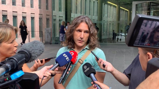 El padre de un alumno de la escuela Turó del Drac de Canet de Mar (Barcelona) que recurrió a los tribunales para que su hijo pudiera cursar un 25% de la enseñanza en castellano, Javier Pulido. El padre de un alumno de la escuela Turó del Drac de Canet de Mar (Barcelona) que recurrió a los tribunales para que su hijo pudiera cursar un 25% de la enseñanza en castellano ha declarado este lunes ante el juez que investiga el presunto acoso a la familia