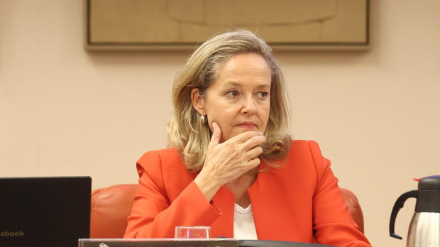 La ministra de Asuntos Económicos, Nadia Calviño, señala que los fondos europeos van a velocidad de crucero.