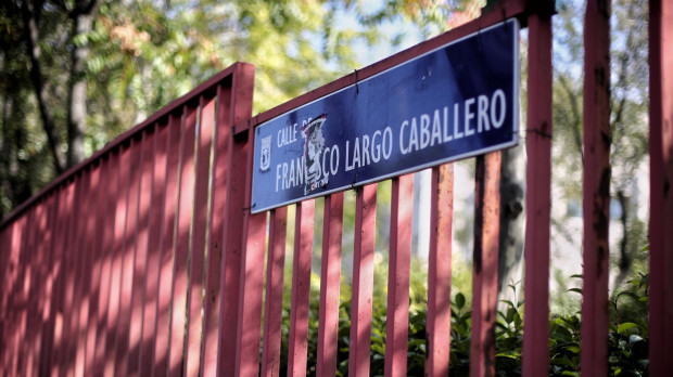 Placa de la calle Largo Caballero