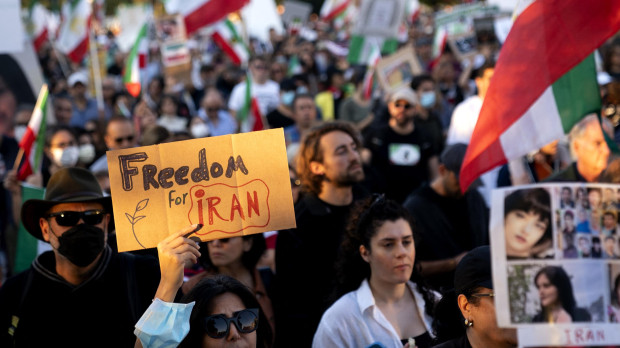 Protestas en favor de la libertad y cambio de régimen en Irán