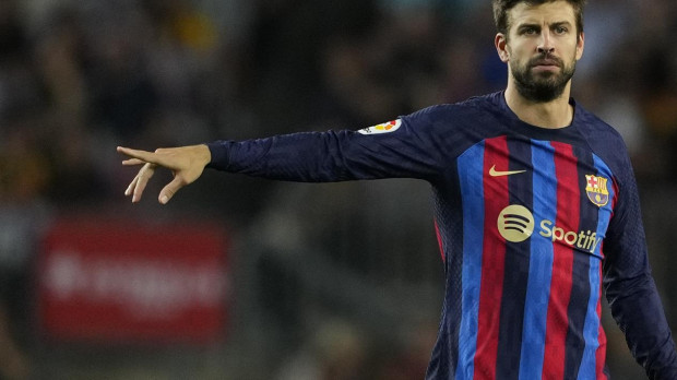 Piqué recibió pitos por parte de la afición