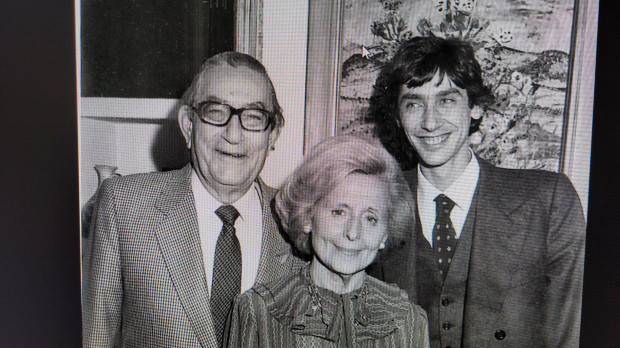 El poeta Luis Rosales, su esposa, María Fouz, y su hijo, Luis Rosales Fouz