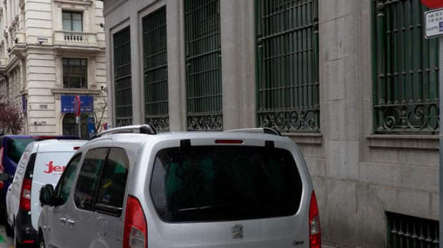 La nueva app DUM permite a los repartidores informar de un coche que ocupa una plaza reservada