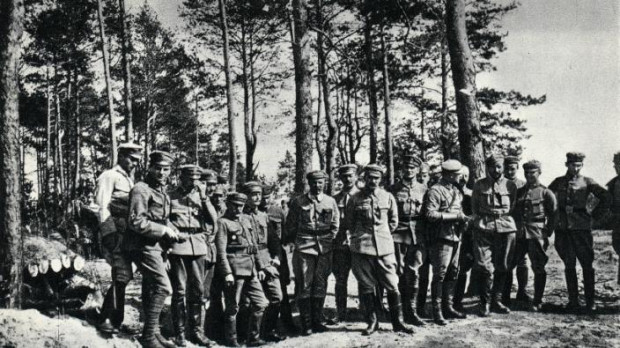 Piłsudski y sus oficiales, 1915