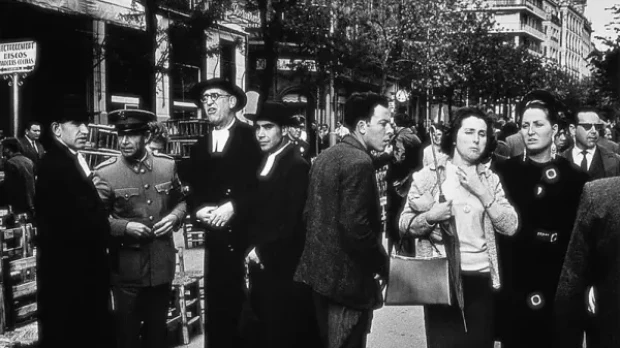 Francesc Català Roca, El piropo. Sevilla, 1959