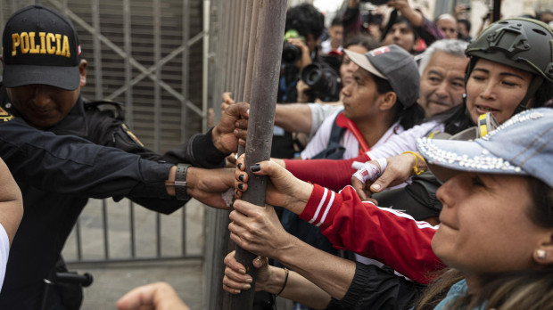 Opositores al Gobierno de Pedro Castillo protestan en el centro de Lima