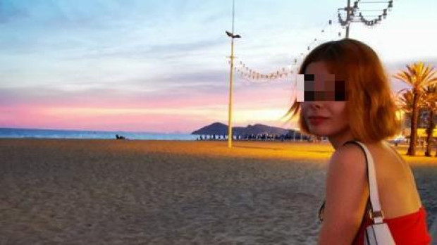 Milena posa en una foto en la playa