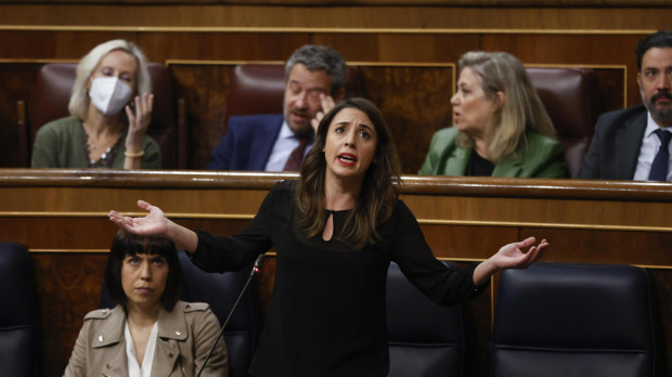 La ministra de Igualdad, Irene Montero, durante su intervención en la sesión de control al Gobierno este miércoles en el Congreso