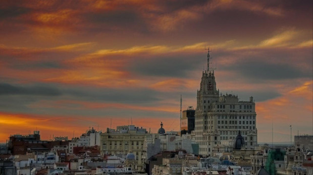 Visión del edificio de Telefónica en una vista urbana de Madrid