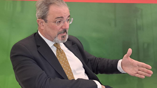 El candidato de Vox a la presidencia de la Generalitat, Carlos Flores Juberías, en un momento de la entrevista con El Debate.