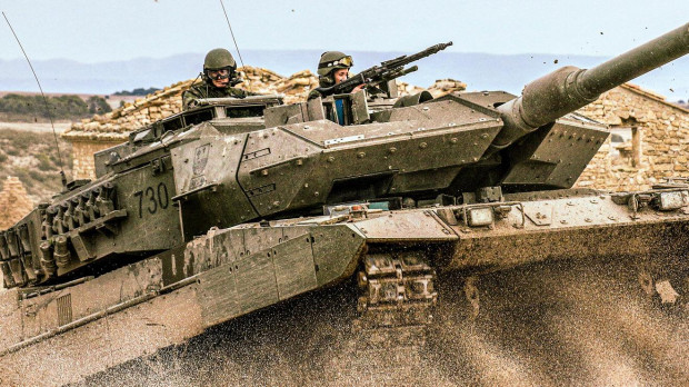 Un imponente Leopard 2E del Ejército de Tierra