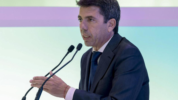 El presidente de la Diputación de Alicante, Carlos Mazón, en el stand de la Comunitat Valenciana de Fitur