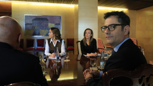 Félix Bolaños ante las populares Cuca Gamarra y Carmen Navarro