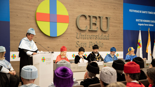 Augusto Ferrer-Dalmau en su discurso de investidura como Doctor Honoris Causa por la Universidad CEU San Pablo