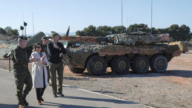 La ministra de Defensa, Margarita Robles, visitó este miércoles la Base 'General Almirante'