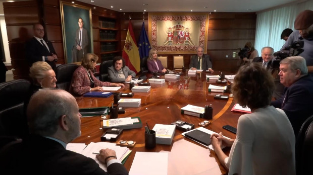 El Constitucional blinda el Pleno del aborto pero aleja la posibilidad de una sentencia unánime