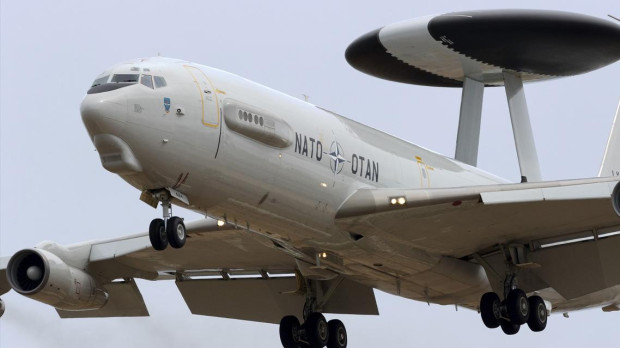 Un avión Awacs de la OTAN en vuelo