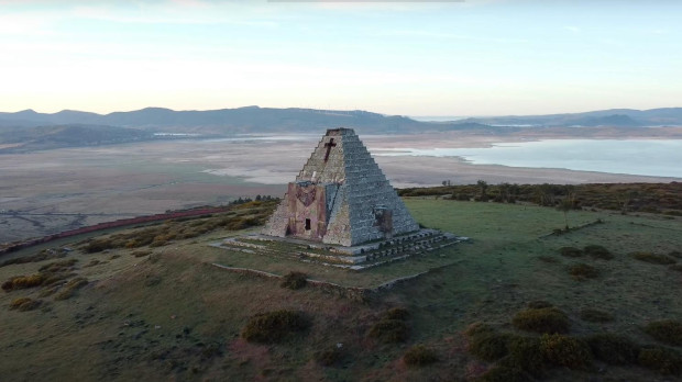 Vista aérea de la Pirámide de los Italianos