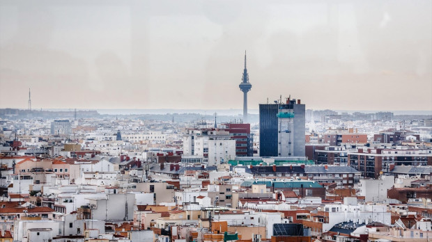 Vista del edificio de Torrespaña 'El Pirulí' desde el Faro de Moncloa