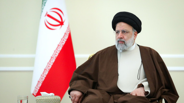 Una imagen proporcionada por la presidencia iraní muestra al presidente de Irán, Ebrahim Raisi