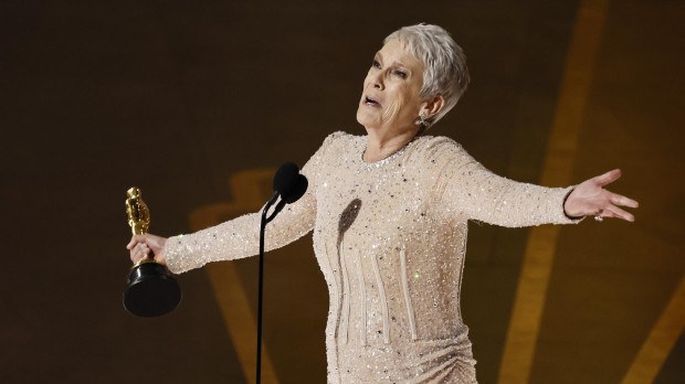 Jamie Lee Curtis, ganadora del Oscar a la mejor actriz de reparto