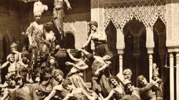 Los bailarines de los Ballets Rusos en la Alhambra de Granada, mayo de 1918