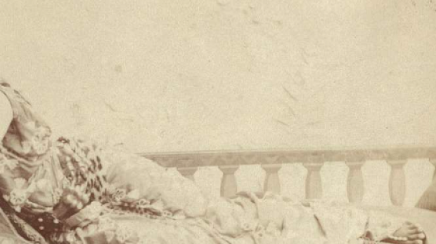 Sarah Bernhardt como Cleopatra